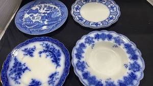lot 1131 image: Flow blue porcelain plates