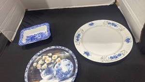 lot 1134 image: Blue and white shredded wheat dish, and Bradford exchange porcelain treasures plate and floral rimed plate