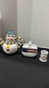 lot 1148 image: Snowman tea pot, flag napkin holder and Tabasco toothpick holder