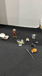 lot 1153 image: Vintage cast metal Native American figure, various animal shaped souvenirs and more