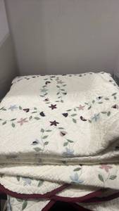 lot 1217 image: Comforter 104x86