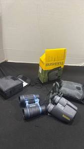 lot 1221 image: Bushnell and Vivitar binoculars with cases