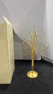 lot 1251 image: Lenox gold toned ornament hanger missing top