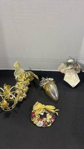 lot 1256 image: Christmas ornaments