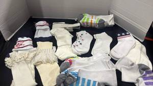 lot 1280 image: Womens Socks for sizes 9-11
