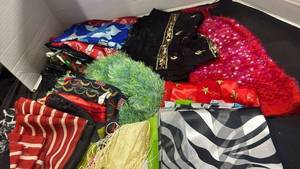 lot 1286 image: Scarves and more