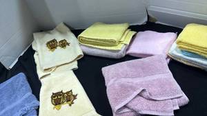 lot 1291 image: Hand towels and wash cloths