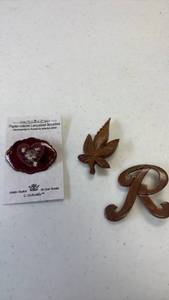 lot 1600 image: G. DeBreckh Papier-mache Lacquered Brooch and wooden brooches