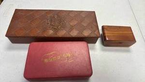 lot 1618 image: 3 Decorative jewelry boxes