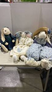 lot 2039 image: Bunny rabbits, 3, two shelf sitters, all approx 12in tall