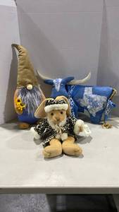 lot 2040 image: Plush Texas longhorn, stylish bunny and sunflower gnome