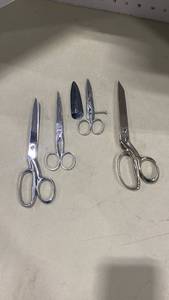 lot 2077 image: Scissors, Wiss and Singer