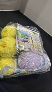 lot 2204 image: Yarn with instructions for blanket