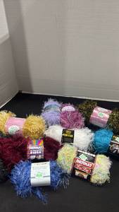 lot 2209 image: Yarn Bee and other yarn