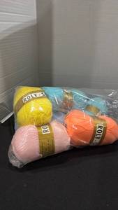 lot 2260 image: Yarn