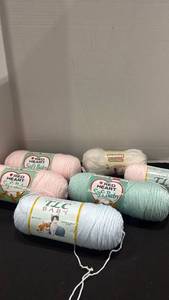 lot 2270 image: Yarn