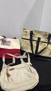 lot 2316 image: Sonoma and other tote bag and purse