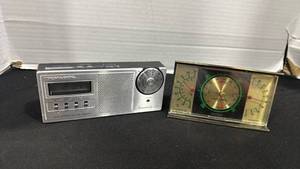 lot 2337 image: Transistor LCD Digital Clock Radio and barometer  Weather Station Lot