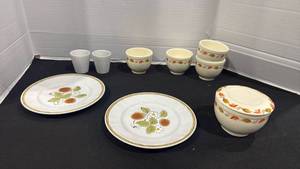 lot 2351 image: Americana Hearthsise stoneware plates,  Universal Cambridge bowls and more chip on lid