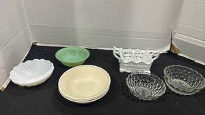 lot 2352 image: Corelle dessert bowls, divided sugar packet dish and more