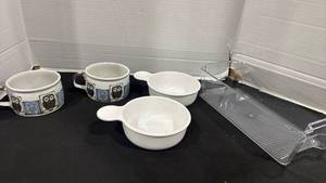 lot 2353 image: Grab It bowls, Owl Print Bowls and fridge organizer