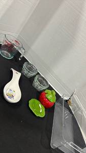 lot 2354 image: Easter spoon rest, Pyrex measuring cup and more strawberry honey holder need repaired