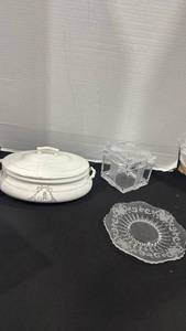 lot 2361 image: Soup tureen,  has cracks, glass present candy dish and more