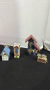 lot 2391 image: Lot of 4 Decorative small Birdhouses with Welcome and America Designs biggest is 6 inches