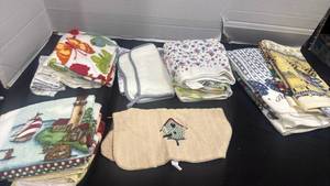lot 2414 image: Kitchen towels