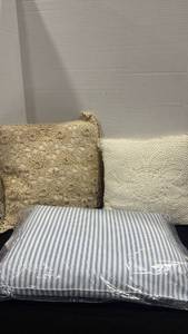 lot 2423 image: 2 Decorative Pillows with Lace Covers and throw pillow