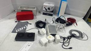 lot 2470 image: Doss portable speaker, chargers, and more
