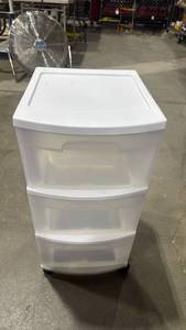 lot 2494 image: 3 drawer Sterilite cart 21.5x12x14.5