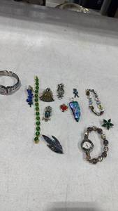 lot 1641 image: Womens jewelry