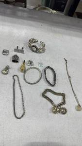 lot 1642 image: Womens jewelry