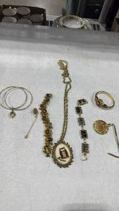 lot 1648 image: Womens jewelry and more