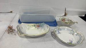 lot 2520 image: Hand painted Nippon open handled bowls and more