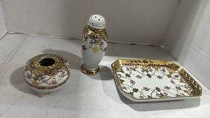 lot 2527 image: Hand painted Nippon incense holder, tray and hair receiver
