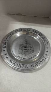 lot 2533 image: Wendell August Forge Bicentennial Plate Wichita Kansas First City Hall 1880