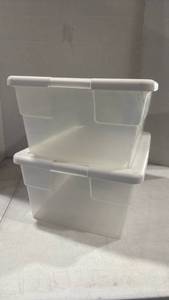 lot 2549 image: Sterilite 16 qt storage containers