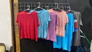 lot 2600 image: Ladies tshirts size XL