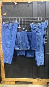 lot 2618 image: Ladies jeans size 2X