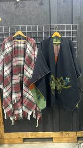 lot 2622 image: Ladies shawls