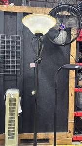lot 2708 image: Floor lamp 6 feet tall