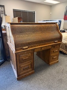 lot 824 image: Roll top desk with key 52 x 60 x 36 in