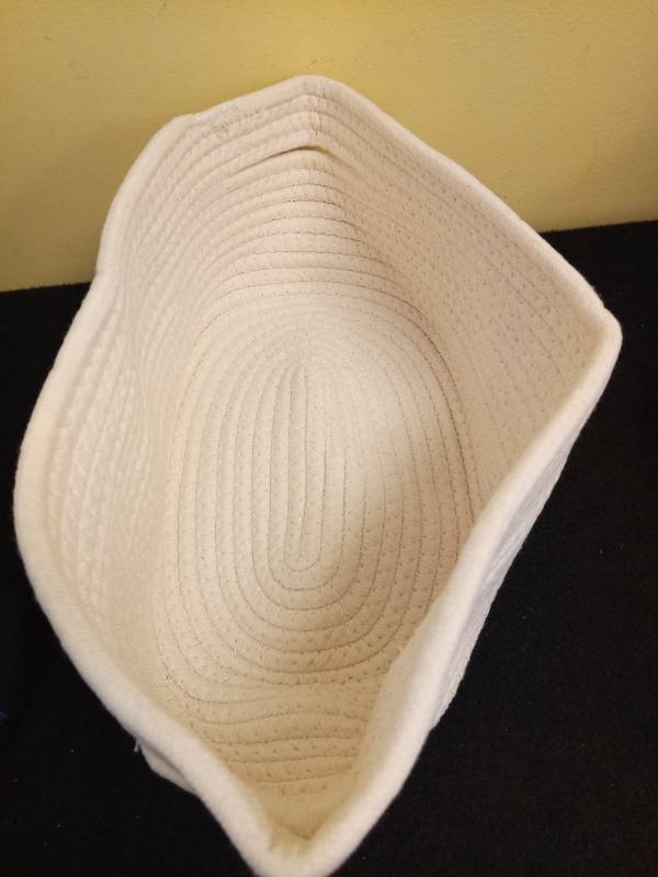 lot 1076 image: Medium Cotton Woven Basket, Baby Kids Clothes Toys Candy Gifts Cotton Rope Organizer, Living Room Basket Bathroom Shower Storage Laundry Basket, Dog Cat Bed, Cute Decor, White Retail $13.83