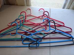 lot 184 image: Lot of 10 Colorful Plastic Hangers Assorted Colors