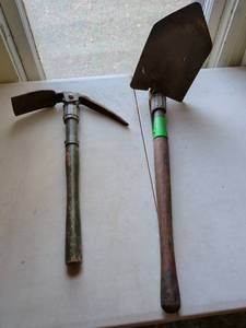 lot 188 image: 2-Piece Hand Tool Lot Pry Bar and Shovel