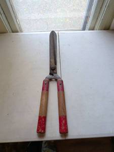 lot 189 image: True Temper Dynamic No. TD Hedge Shears