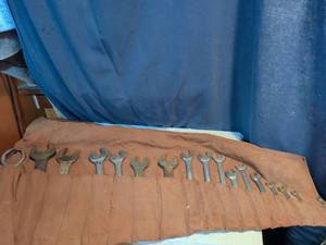 lot 216 image: Wrench Set 30 Pieces Open End Closed End with Tool Roll