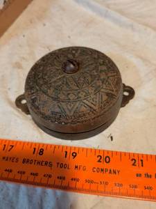 lot 253 image: Antique Victorian era ornate cast iron and brass mechanical doorbell
